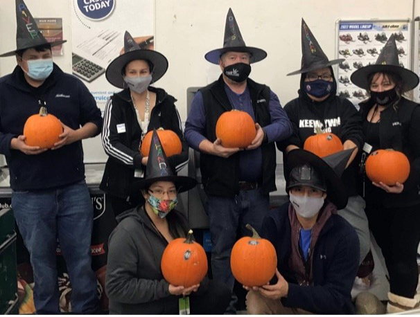 Keewaywin store.jpg (219 KB)